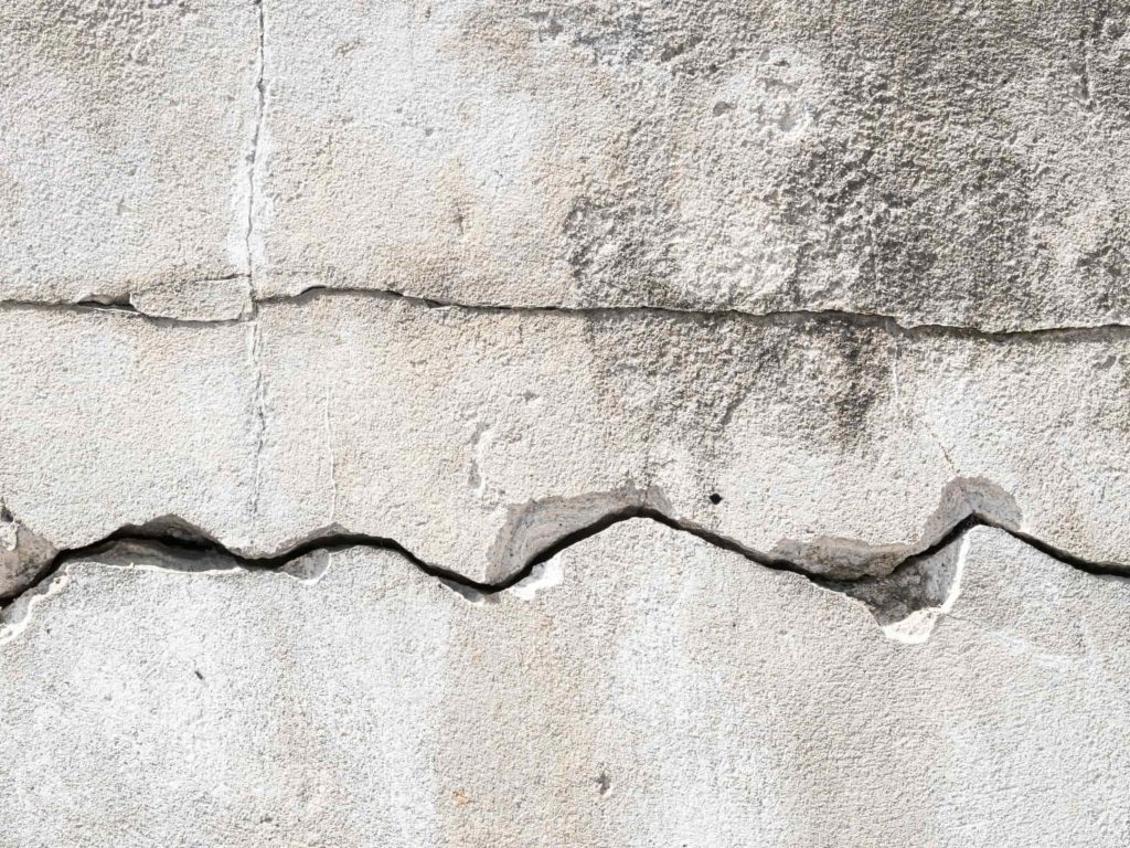 DIY a Cracked Wall In Your Home and When to Call a Professional