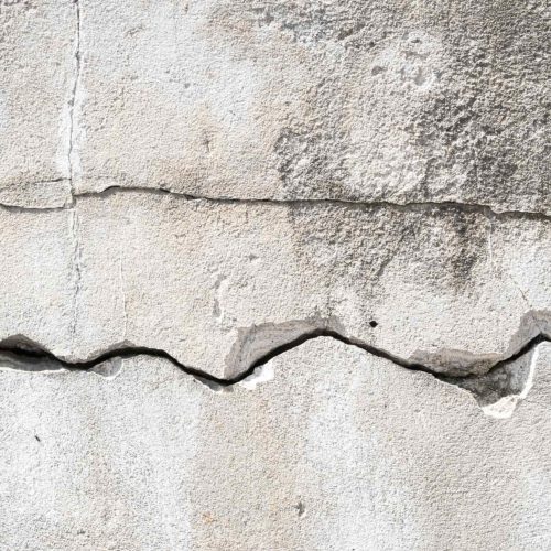 DIY a Cracked Wall In Your Home and When to Call a Professional